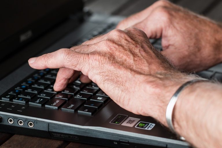 Older Adults Learn How To Spot Fake News Thanks To Literacy Workshops