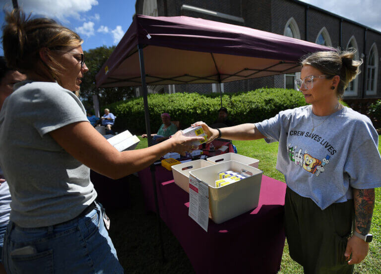 ‘Save a Life Day’ volunteers hand out naloxone to fight opioid overdoses