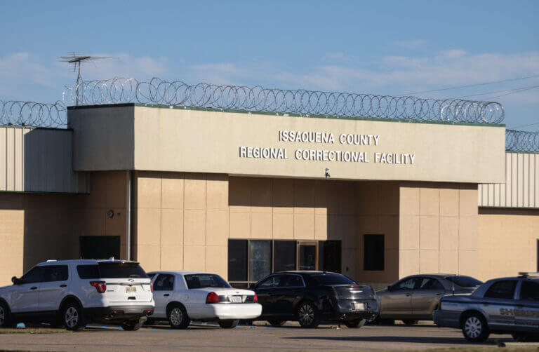 Shots fired at regional Mississippi jail Shots fired at regional Mississippi jail