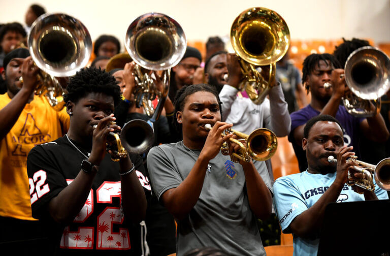 The Mississippi Alumni All-Star Band puts on a show — and is on a mission